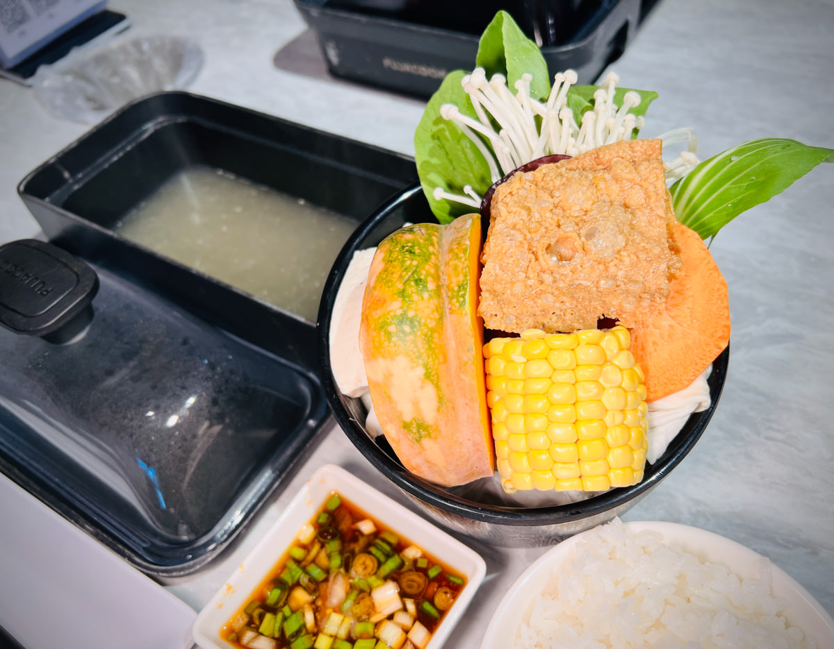 【一鍋三饗】台北天母人氣火鍋推薦,世界首創一鍋三饗絕世美味,奢華享受涮涮鍋、蒸物、鐵板燒 - 第22張圖 【一鍋三饗】台北天母人氣火鍋推薦,世界首創一鍋三饗絕世美味,奢華享受涮涮鍋、蒸物、鐵板燒