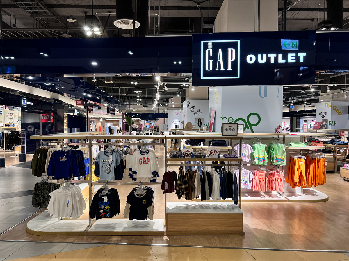 【義大世界購物廣場】全國首創品牌直營OutletMall，超過700個品牌進駐，高雄人氣網美打卡景點推薦！