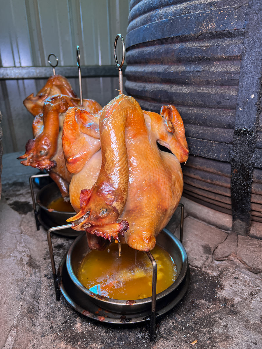 【百匯窯烤雞餐廳】宜蘭必吃超人氣餐廳！蟬聯十大好食獎二連霸，龍眼木窯烤雞的極致美味！