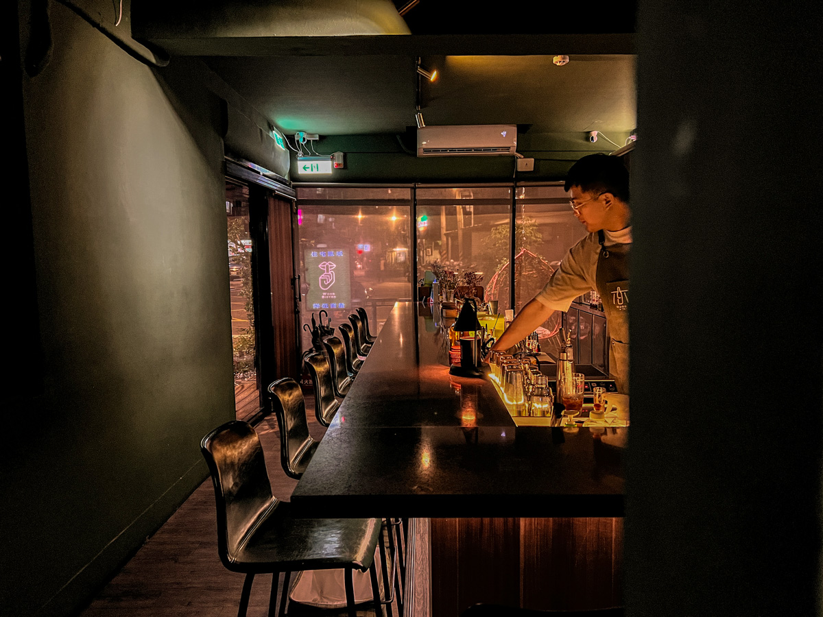 【木餐酒館 Wood Bistro】板橋新埔餐酒館推薦,創意料理與特色調酒的美食饗宴,板橋在地最溫馨的聚會餐廳! - 第8張圖 【木餐酒館 Wood Bistro】板橋新埔餐酒館推薦,創意料理與特色調酒的美食饗宴,板橋在地最溫馨的聚會餐廳!