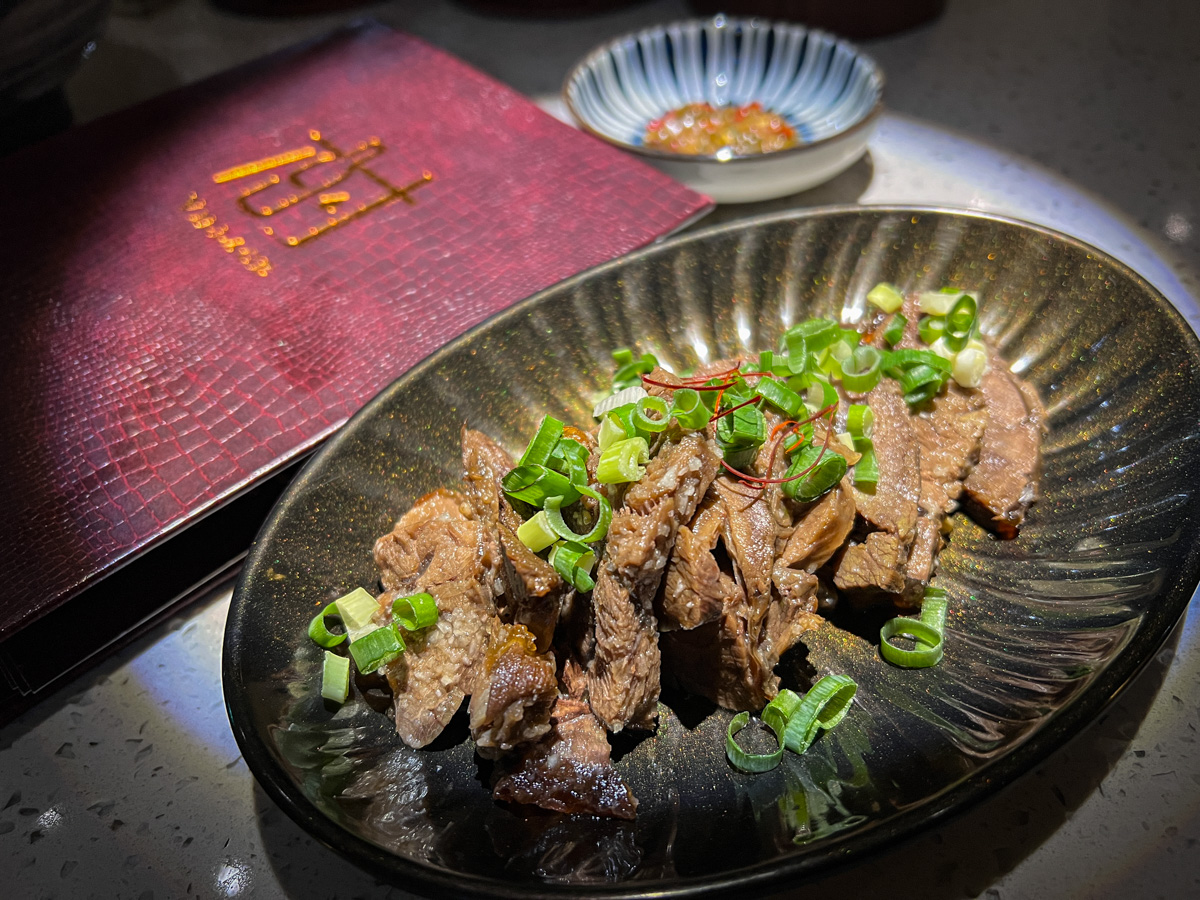 【村餐酒館 Village Bistro】新莊網美餐酒館推薦，莊園風格創意料理，捷運幸福站必喝的新莊特色調酒