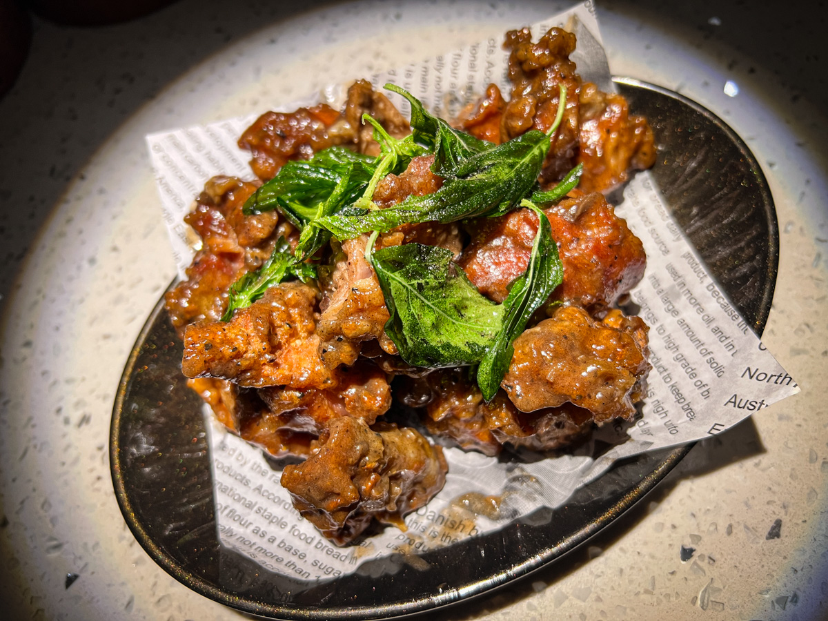 【村餐酒館 Village Bistro】新莊網美餐酒館推薦，莊園風格創意料理，捷運幸福站必喝的新莊特色調酒