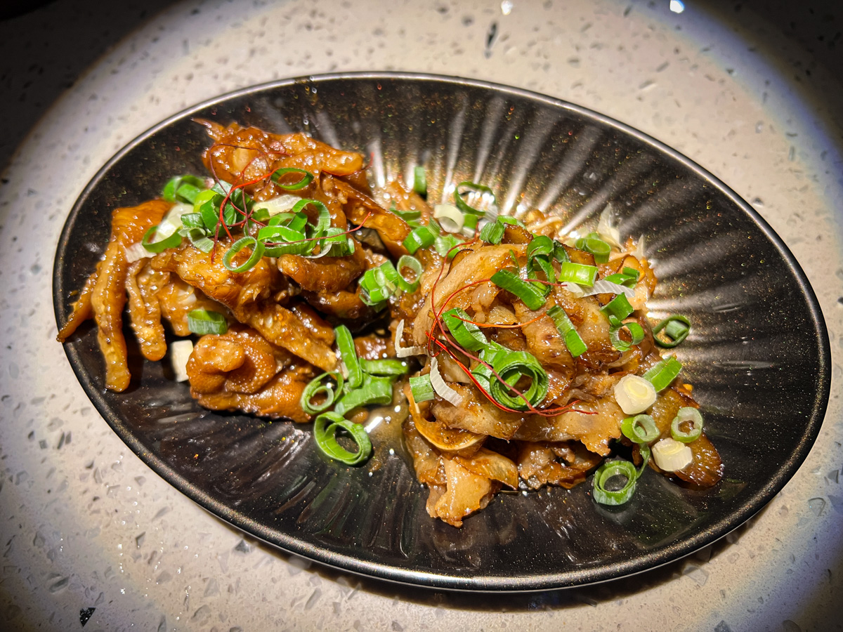 【村餐酒館 Village Bistro】新莊網美餐酒館推薦，莊園風格創意料理，捷運幸福站必喝的新莊特色調酒