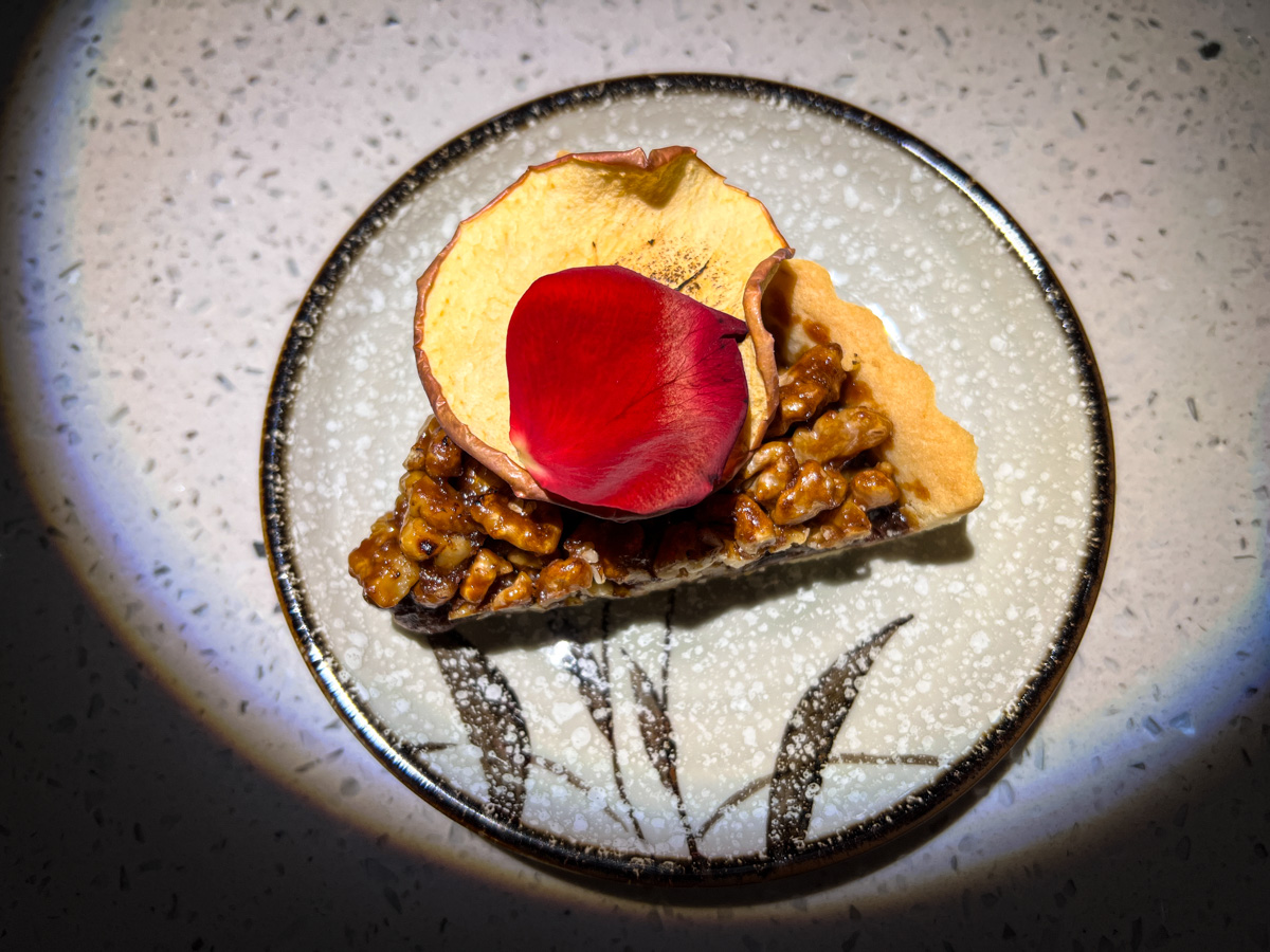 【村餐酒館 Village Bistro】新莊網美餐酒館推薦，莊園風格創意料理，捷運幸福站必喝的新莊特色調酒