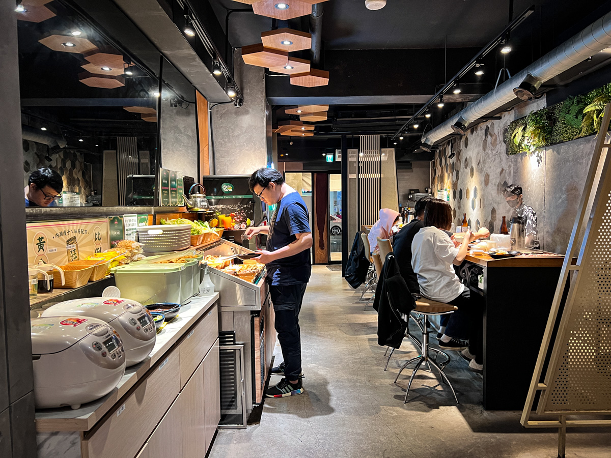 【狂一鍋】網路票選10大必吃台式火鍋!全台門市破1萬則Google評論平均4.7星,平日中午每日宵夜299元起搭配自助菜盤DIY - 第8張圖 【狂一鍋】網路票選10大必吃台式火鍋!全台門市破1萬則Google評論平均4.7星,平日中午每日宵夜299元起搭配自助菜盤DIY