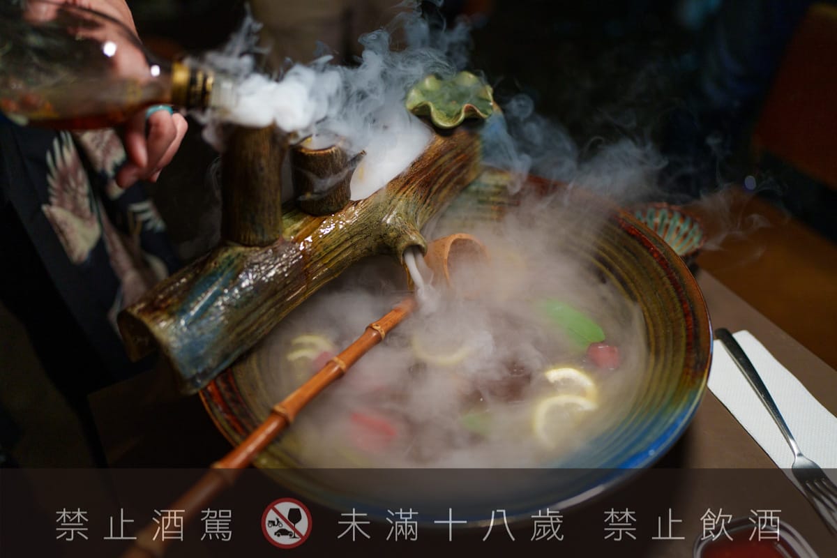 【無心戒酒互助會-武昌分會】台北西門人氣酒吧推薦,酒精狂徒必喝獨家特製PUNCH!台灣主題特色調酒搭配下酒菜 - 第50張圖 【無心戒酒互助會-武昌分會】台北西門人氣酒吧推薦,酒精狂徒必喝獨家特製PUNCH!台灣主題特色調酒搭配下酒菜