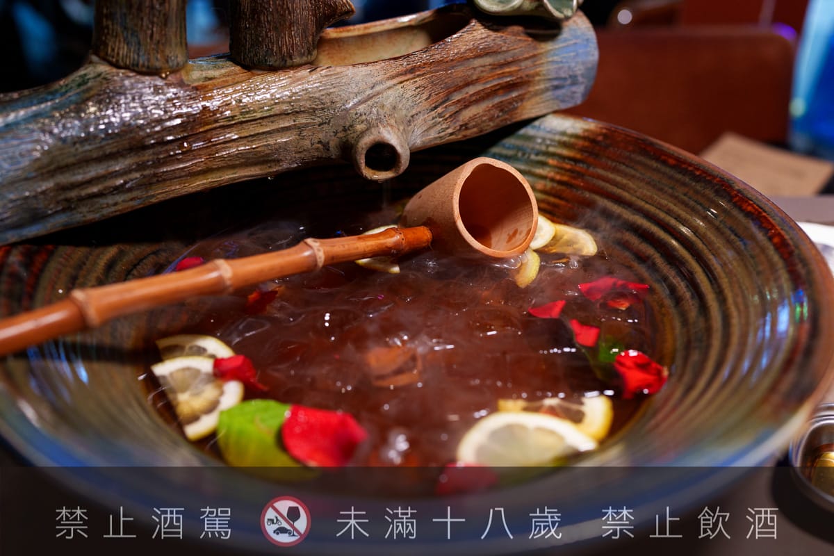 【無心戒酒互助會-武昌分會】台北西門人氣酒吧推薦,酒精狂徒必喝獨家特製PUNCH!台灣主題特色調酒搭配下酒菜 - 第52張圖 【無心戒酒互助會-武昌分會】台北西門人氣酒吧推薦,酒精狂徒必喝獨家特製PUNCH!台灣主題特色調酒搭配下酒菜