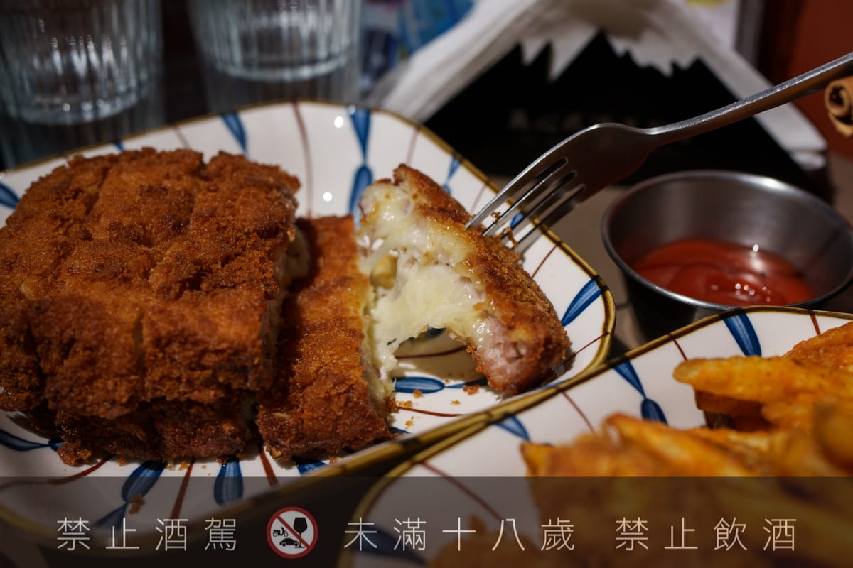 【無心戒酒互助會-武昌分會】台北西門人氣酒吧推薦,酒精狂徒必喝獨家特製PUNCH!台灣主題特色調酒搭配下酒菜 - 第37張圖 【無心戒酒互助會-武昌分會】台北西門人氣酒吧推薦,酒精狂徒必喝獨家特製PUNCH!台灣主題特色調酒搭配下酒菜