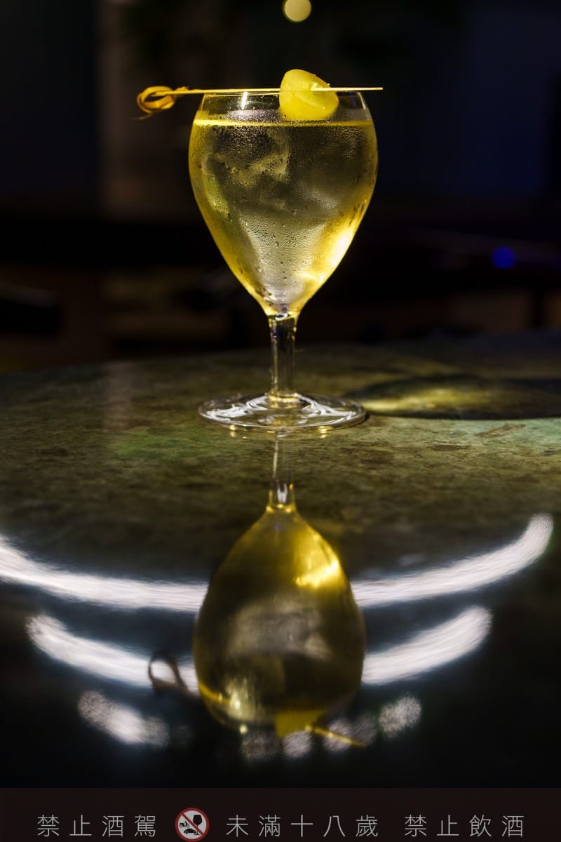 【無心戒酒互助會-同溫層俱樂部】台北西門最熱門餐酒館推薦，特色必點Bucket桶調酒、同溫層特調，西門包場聚會餐廳首選！