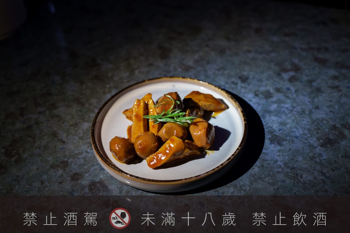 【無心戒酒互助會-同溫層俱樂部】台北西門最熱門餐酒館推薦，特色必點Bucket桶調酒、同溫層特調，西門包場聚會餐廳首選！