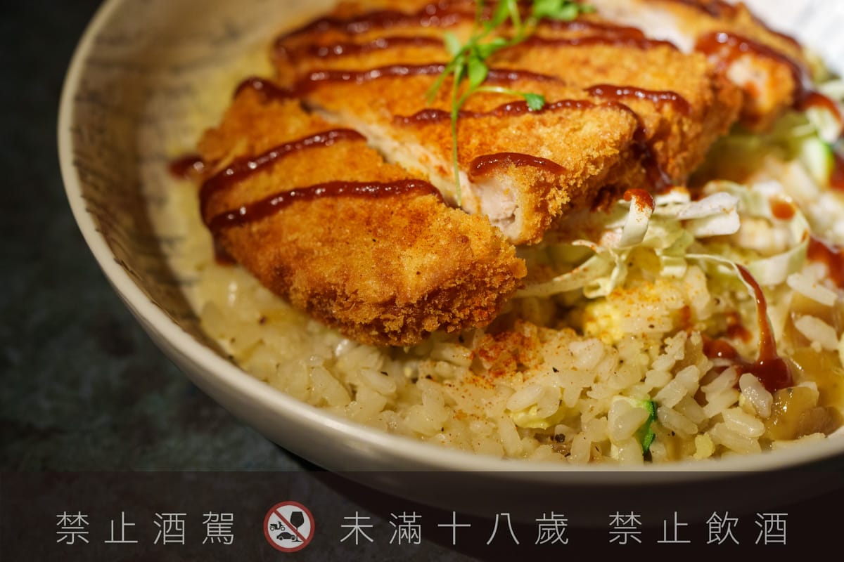 【無心戒酒互助會-同溫層俱樂部】台北西門最熱門餐酒館推薦，特色必點Bucket桶調酒、同溫層特調，西門包場聚會餐廳首選！
