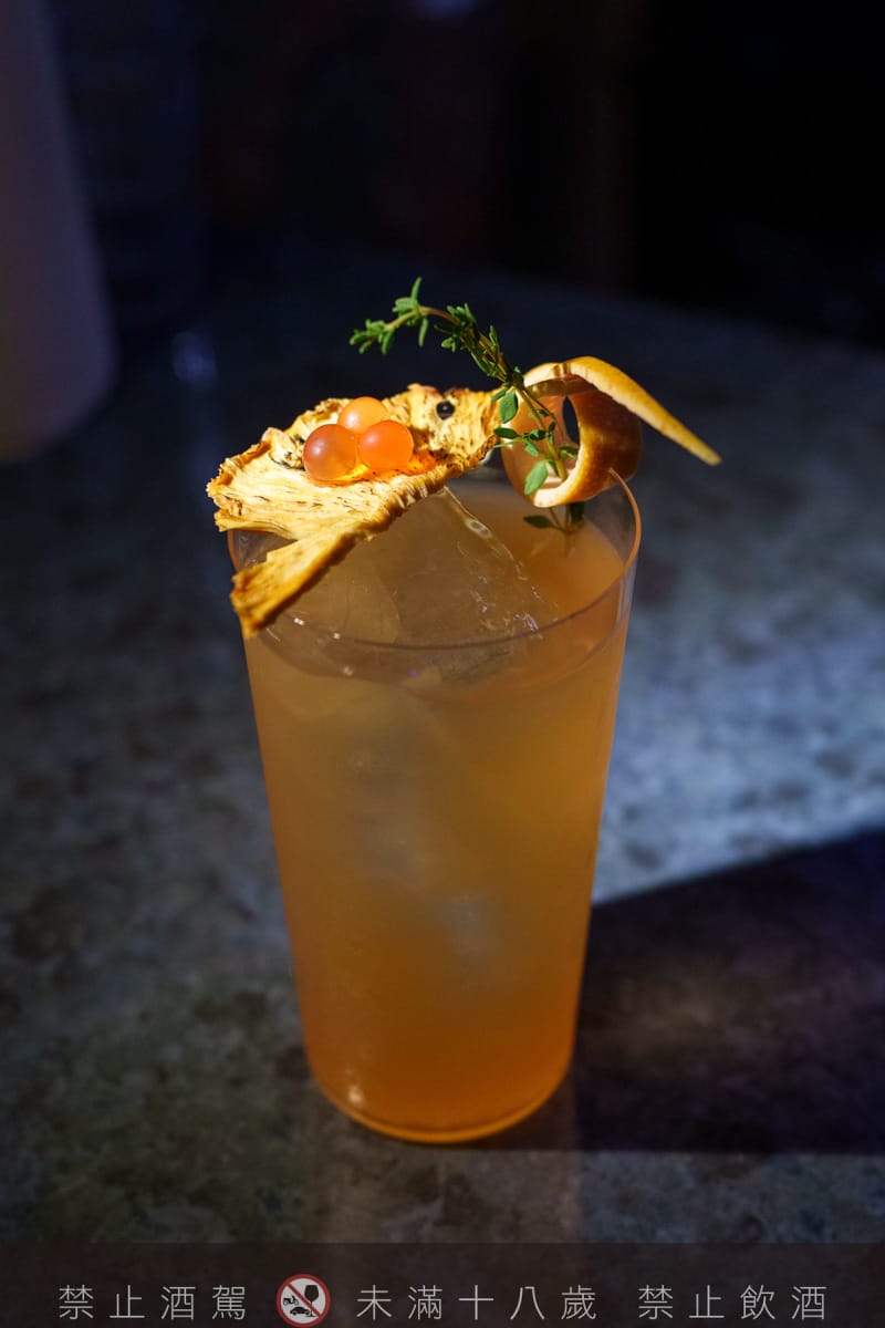 【無心戒酒互助會-同溫層俱樂部】台北西門最熱門餐酒館推薦，特色必點Bucket桶調酒、同溫層特調，西門包場聚會餐廳首選！
