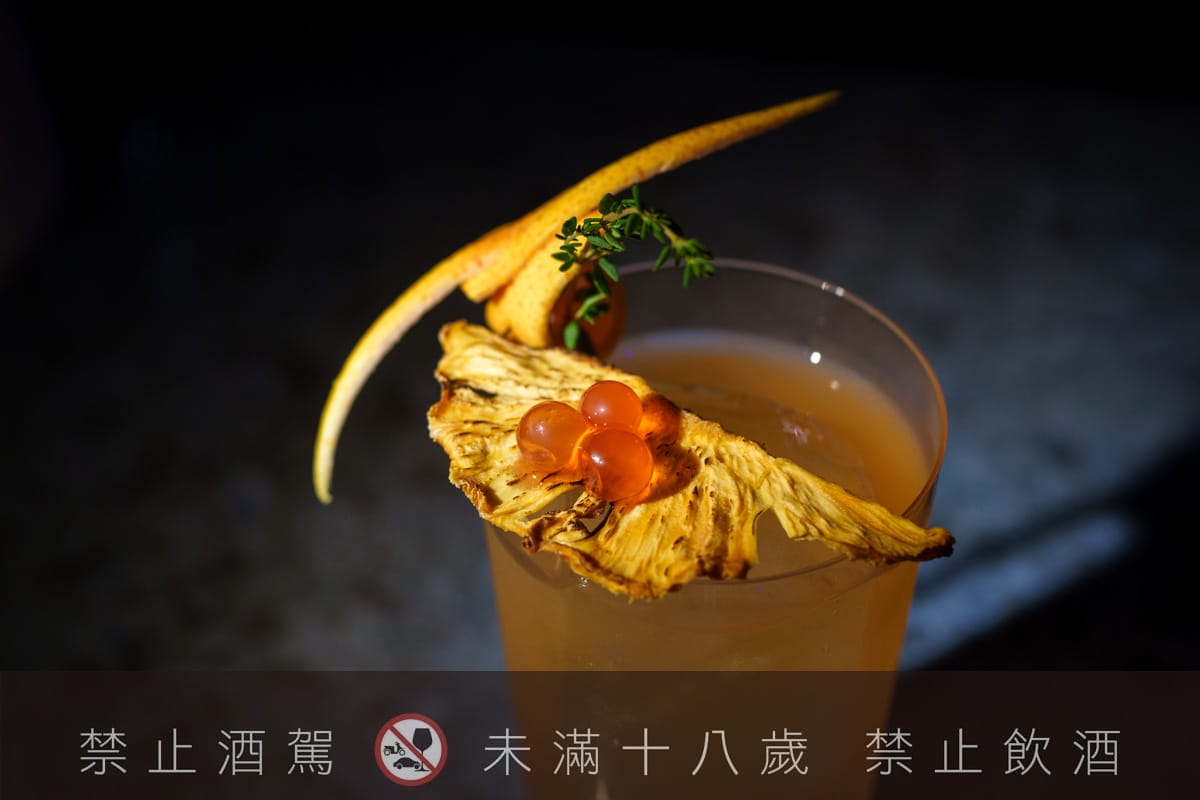 【無心戒酒互助會-同溫層俱樂部】台北西門最熱門餐酒館推薦，特色必點Bucket桶調酒、同溫層特調，西門包場聚會餐廳首選！