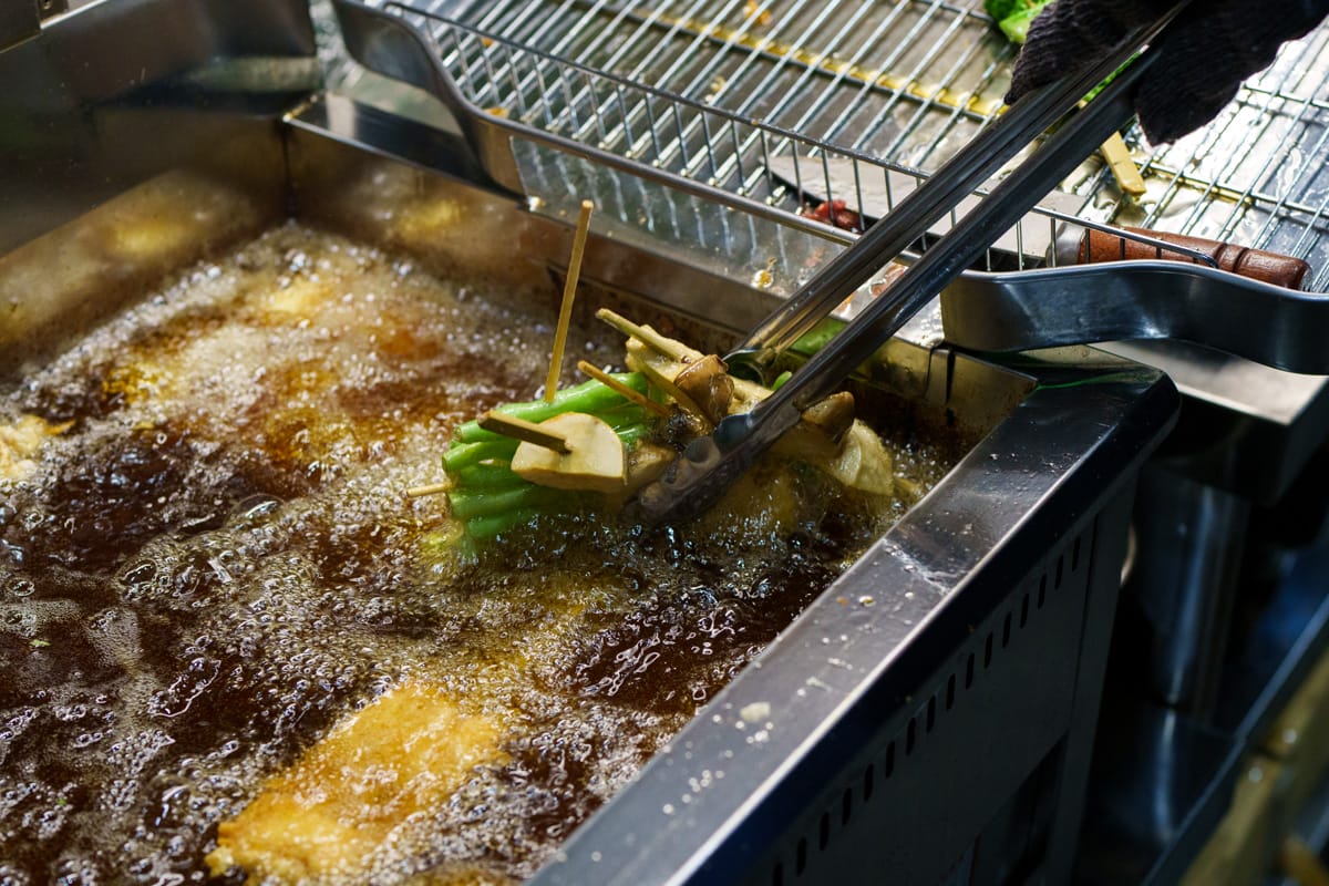 【柒息地 串燒居酒屋】新莊必吃居酒屋宵夜美食推薦，多款平價串燒19元起，台灣最用心的烤肉醬，超人氣連鎖串燒居酒屋品牌！