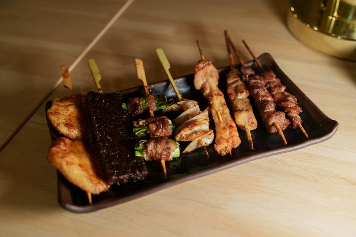 【柒息地 串燒居酒屋】新莊必吃居酒屋宵夜美食推薦，多款平價串燒19元起，台灣最用心的烤肉醬，超人氣連鎖串燒居酒屋品牌！