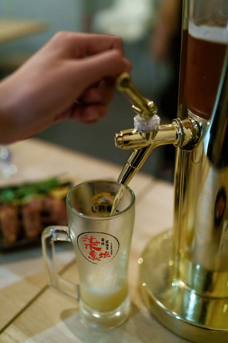 【柒息地 串燒居酒屋】新莊必吃居酒屋宵夜美食推薦，多款平價串燒19元起，台灣最用心的烤肉醬，超人氣連鎖串燒居酒屋品牌！