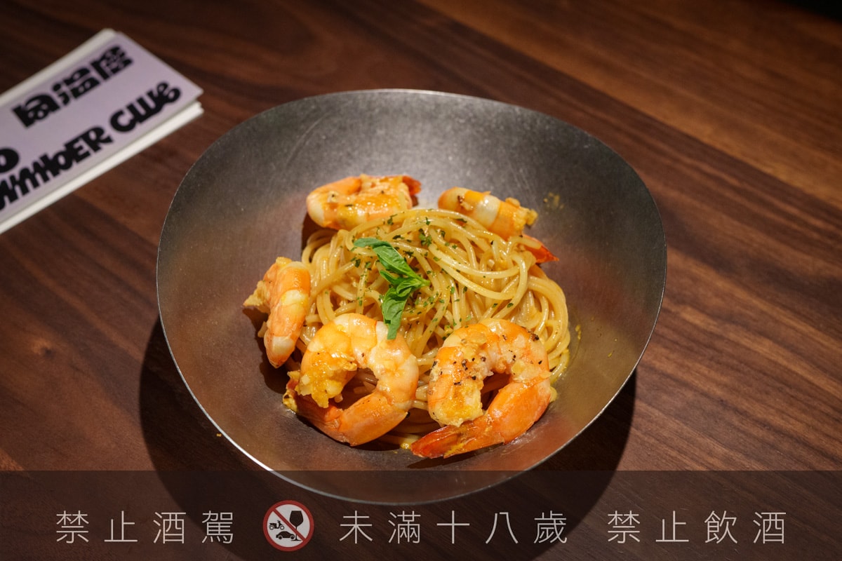 【無心戒酒互助會-同溫層俱樂部】台北西門最熱門餐酒館推薦，特色必點Bucket桶調酒、同溫層特調，西門包場聚會餐廳首選！