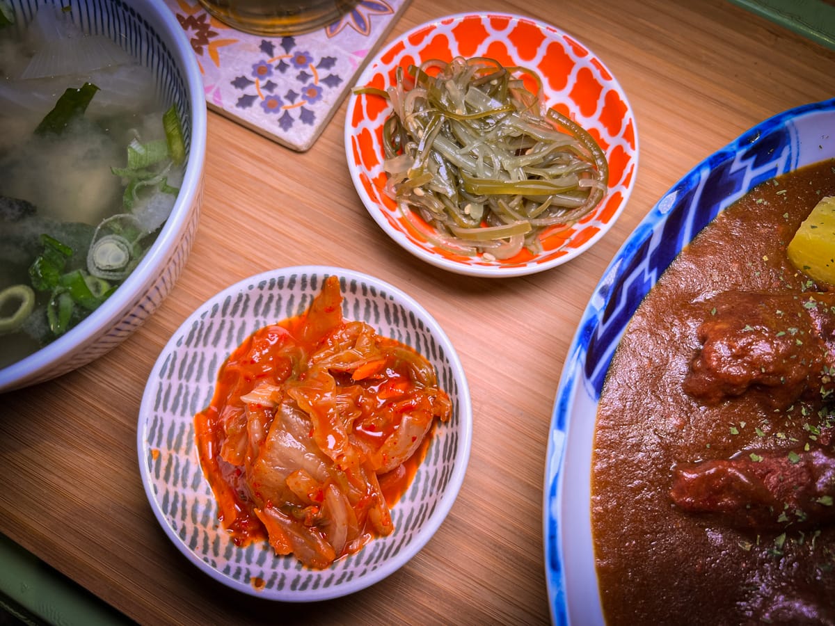 【哇咖吚哩-咖哩製造所】宜蘭超好吃咖哩飯只要290元附小菜飲品！Google評論4.9的宜蘭巷弄美食推薦，懷舊復古特色餐廳