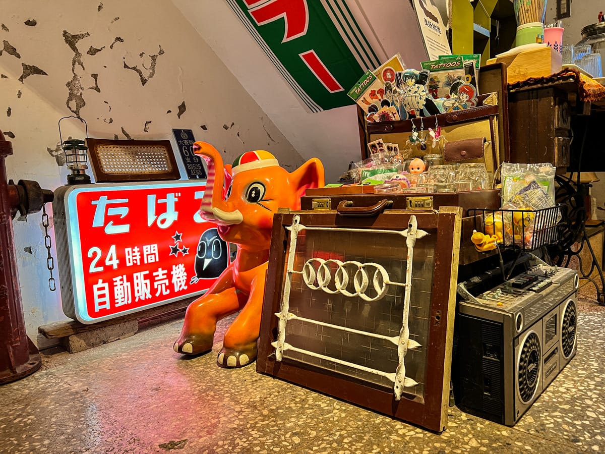 【哇咖吚哩-咖哩製造所】宜蘭超好吃咖哩飯只要290元附小菜飲品！Google評論4.9的宜蘭巷弄美食推薦，懷舊復古特色餐廳