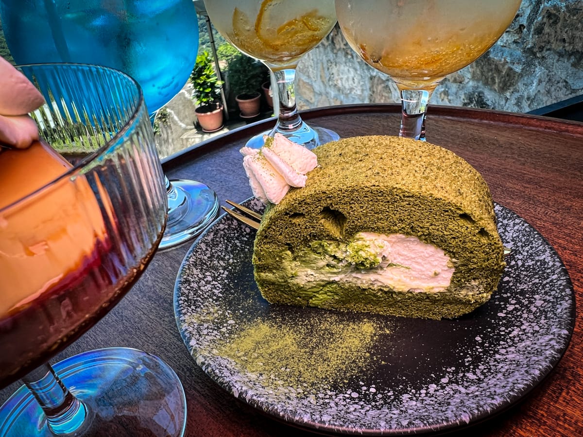 【暇 咖啡 hima cafe】九份超人氣下午茶美食推薦,超強甜點必吃巴斯克跟焦糖布丁!九份在地最美景觀餐廳首選 - 第42張圖 【暇 咖啡 hima cafe】九份超人氣下午茶美食推薦,超強甜點必吃巴斯克跟焦糖布丁!九份在地最美景觀餐廳首選