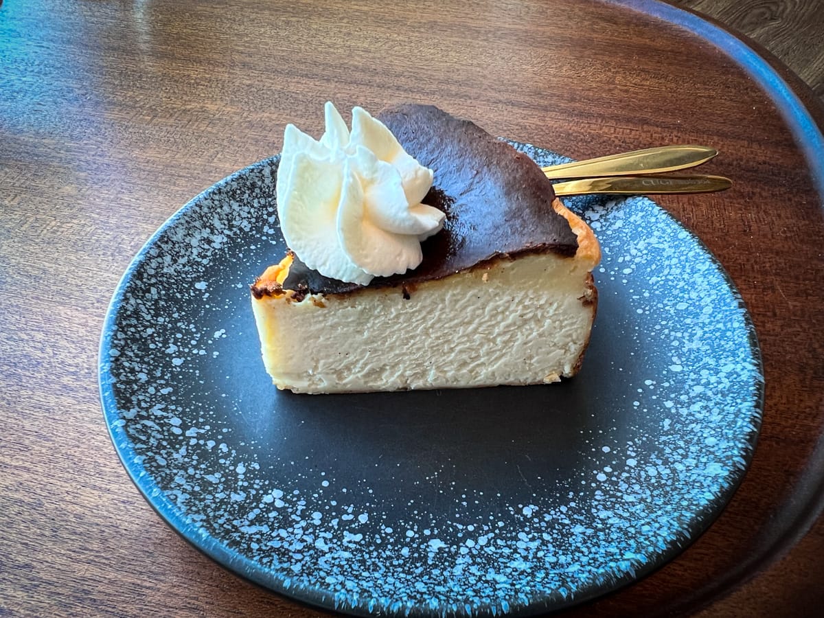 【暇 咖啡 hima cafe】九份超人氣下午茶美食推薦,超強甜點必吃巴斯克跟焦糖布丁!九份在地最美景觀餐廳首選 - 第38張圖 【暇 咖啡 hima cafe】九份超人氣下午茶美食推薦,超強甜點必吃巴斯克跟焦糖布丁!九份在地最美景觀餐廳首選