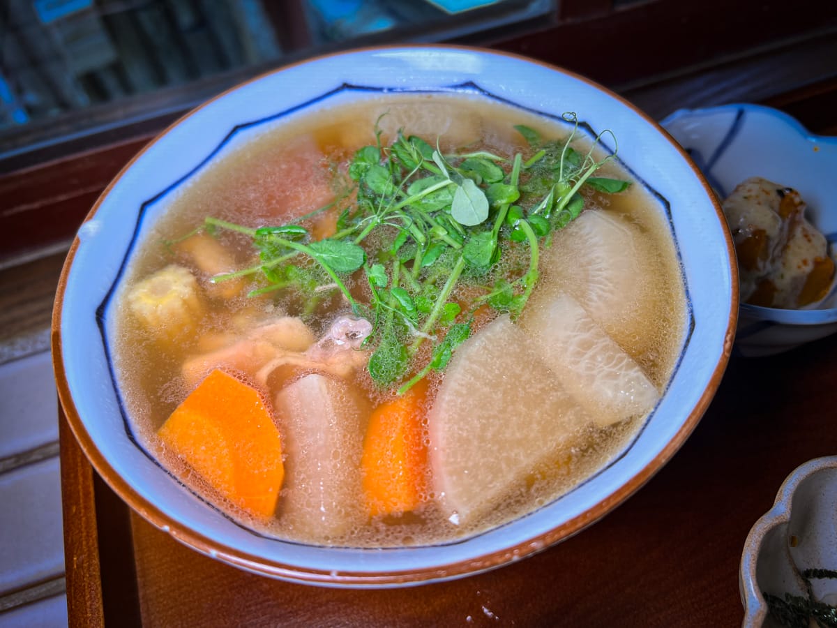 【迷迷路食堂】金瓜石必吃隱藏美食,線上預約才吃的到!超豐盛雞湯定食450元附配菜,飽足感滿分兼顧營養! - 第16張圖 【迷迷路食堂】金瓜石必吃隱藏美食,線上預約才吃的到!超豐盛雞湯定食450元附配菜,飽足感滿分兼顧營養!