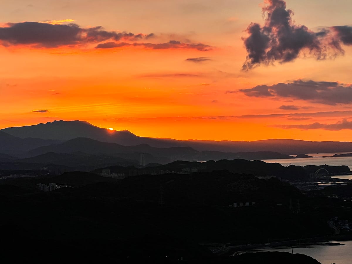 【隱山居】九份最美海景包棟民宿推薦，2~10人入住獨享3層樓山海美景，最神秘的九份網美打卡民宿！