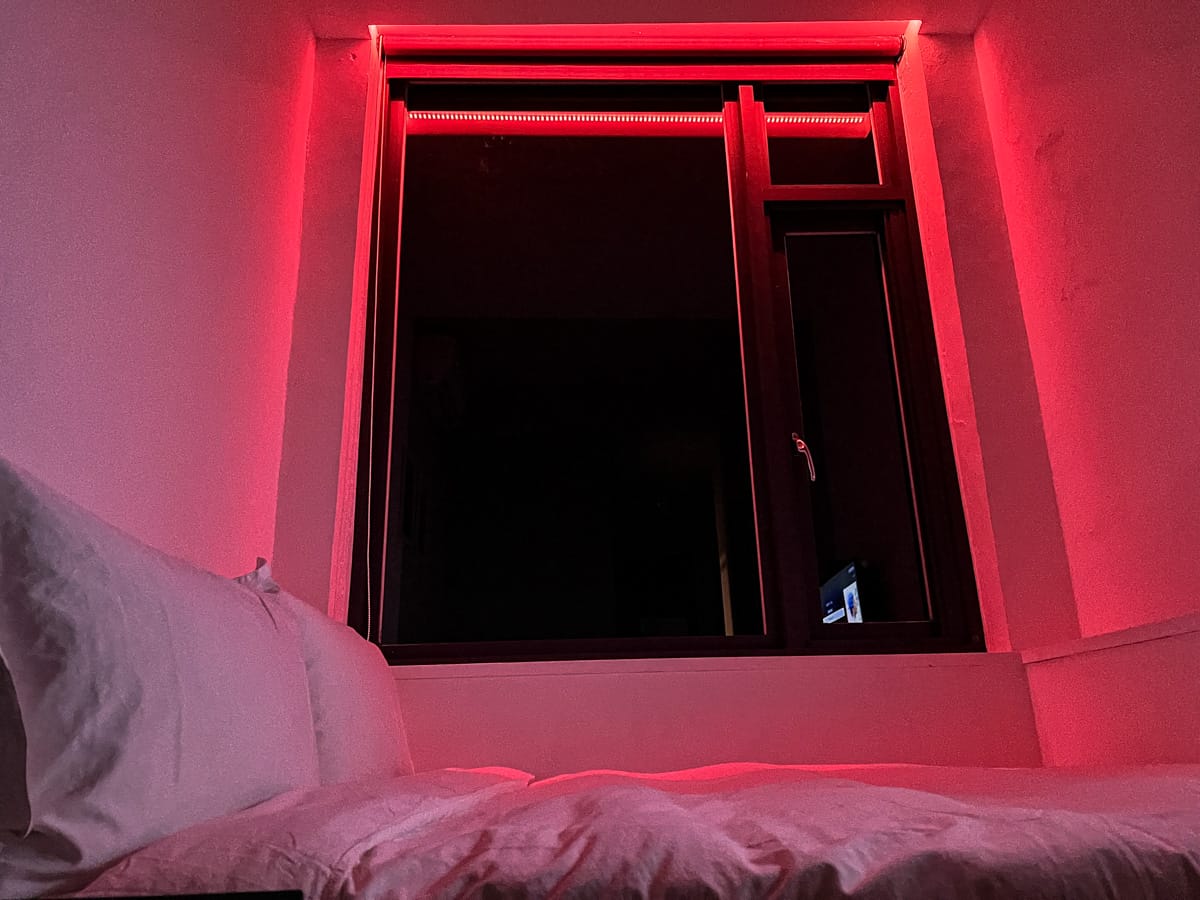 【M Bar House】九份唯一酒吧民宿推薦,在床上欣賞藍天白雲的夢幻奢侈待遇,復古懷舊工地風格的質感裝潢,出門上樓直接到酒吧! - 第21張圖 【M Bar House】九份唯一酒吧民宿推薦,在床上欣賞藍天白雲的夢幻奢侈待遇,復古懷舊工地風格的質感裝潢,出門上樓直接到酒吧!