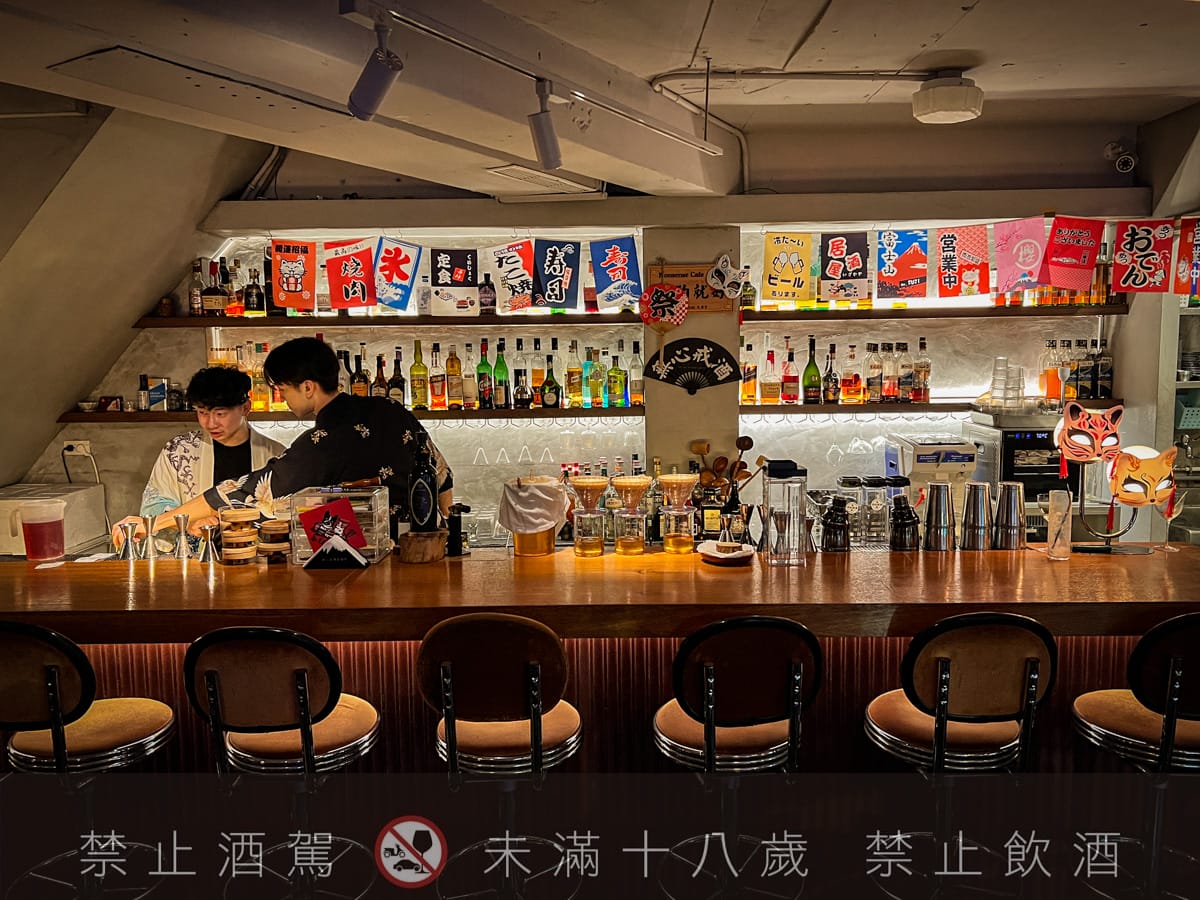 【無心戒酒互助會-武昌分會】台北西門人氣酒吧推薦,酒精狂徒必喝獨家特製PUNCH!台灣主題特色調酒搭配下酒菜 - 第7張圖 【無心戒酒互助會-武昌分會】台北西門人氣酒吧推薦,酒精狂徒必喝獨家特製PUNCH!台灣主題特色調酒搭配下酒菜