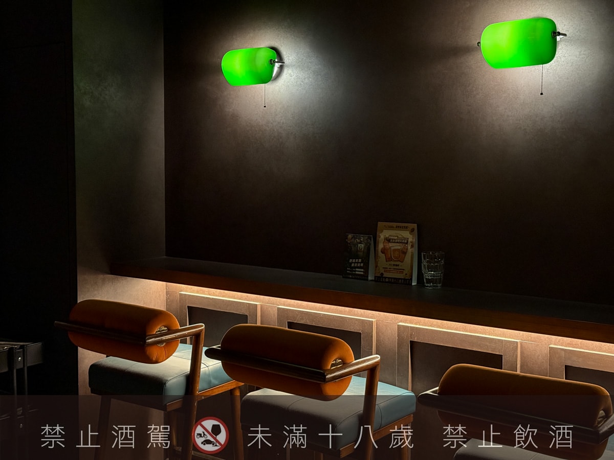 【無心戒酒互助會-同溫層俱樂部】台北西門最熱門餐酒館推薦，特色必點Bucket桶調酒、同溫層特調，西門包場聚會餐廳首選！