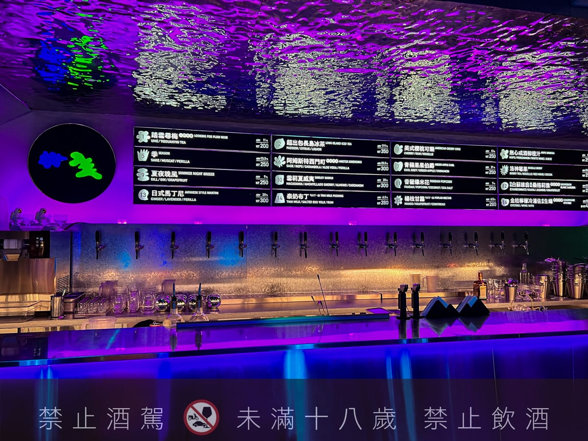 【無心戒酒互助會-同溫層俱樂部】台北西門最熱門餐酒館推薦，特色必點Bucket桶調酒、同溫層特調，西門包場聚會餐廳首選！
