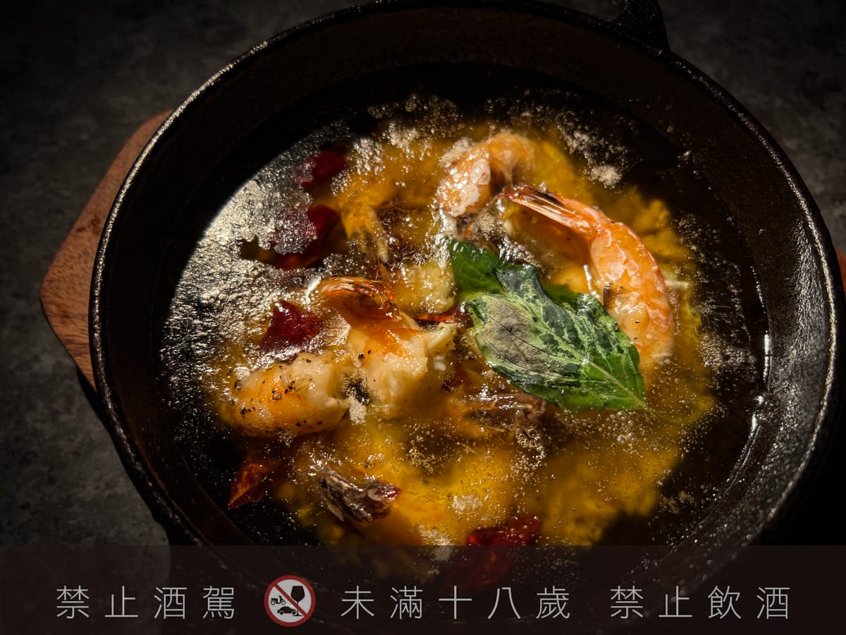 【無心戒酒互助會-同溫層俱樂部】台北西門最熱門餐酒館推薦，特色必點Bucket桶調酒、同溫層特調，西門包場聚會餐廳首選！