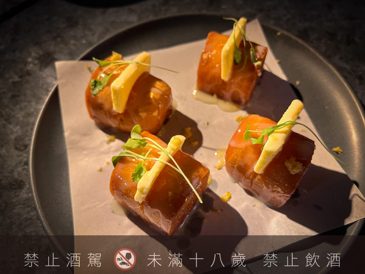 【無心戒酒互助會-同溫層俱樂部】台北西門最熱門餐酒館推薦，特色必點Bucket桶調酒、同溫層特調，西門包場聚會餐廳首選！