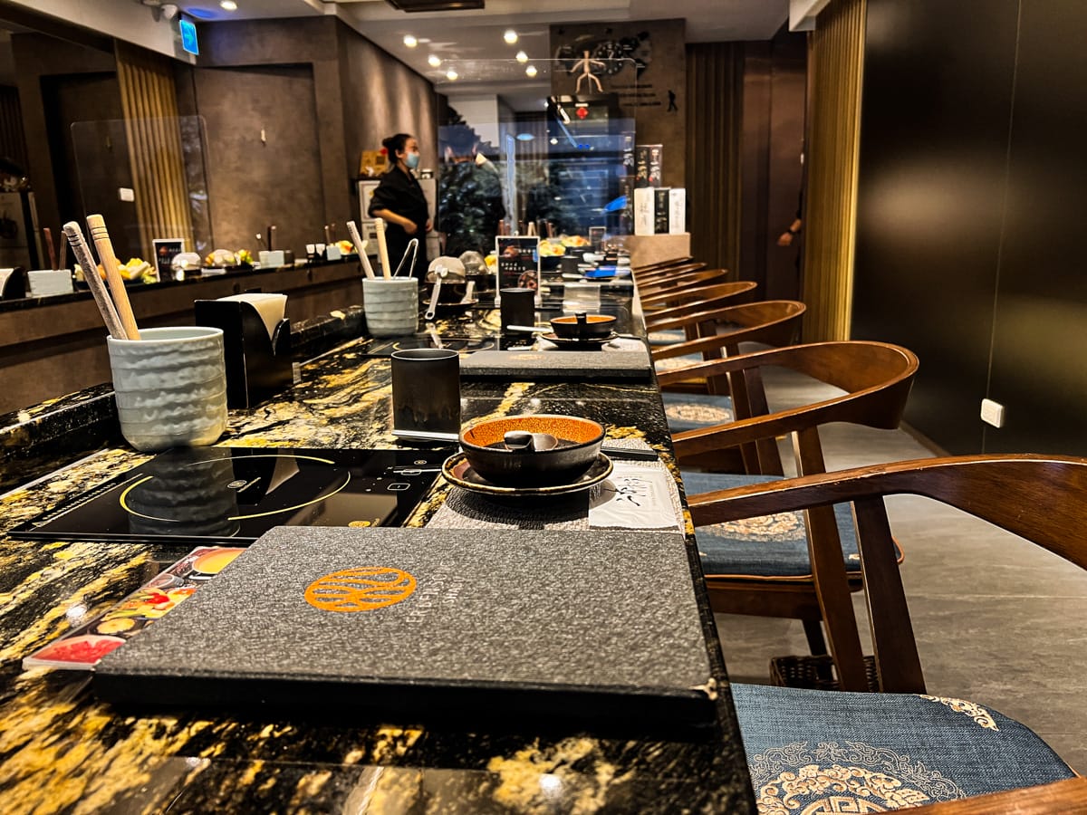 【二本松涮涮屋】台北大安頂級火鍋美食推薦，大啖北海道夢幻花咲蟹最新套餐！專人桌邊服務，傳承日本二本松頂級天然火鍋首選！
