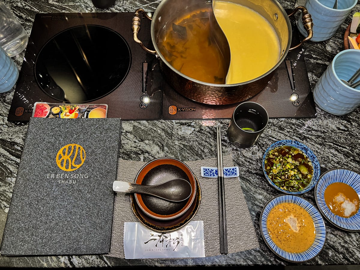【二本松涮涮屋】台北大安頂級火鍋美食推薦，大啖北海道夢幻花咲蟹最新套餐！專人桌邊服務，傳承日本二本松頂級天然火鍋首選！