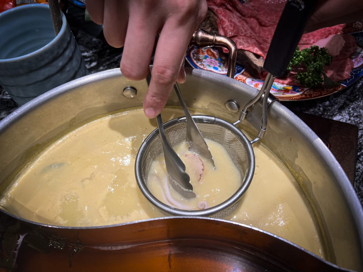【二本松涮涮屋】台北大安頂級火鍋美食推薦，大啖北海道夢幻花咲蟹最新套餐！專人桌邊服務，傳承日本二本松頂級天然火鍋首選！