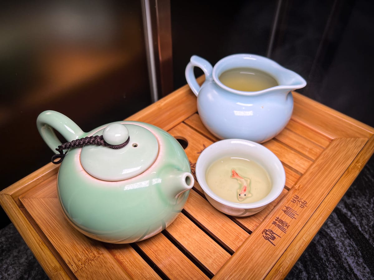 【二本松涮涮屋】台北大安頂級火鍋美食推薦，大啖北海道夢幻花咲蟹最新套餐！專人桌邊服務，傳承日本二本松頂級天然火鍋首選！