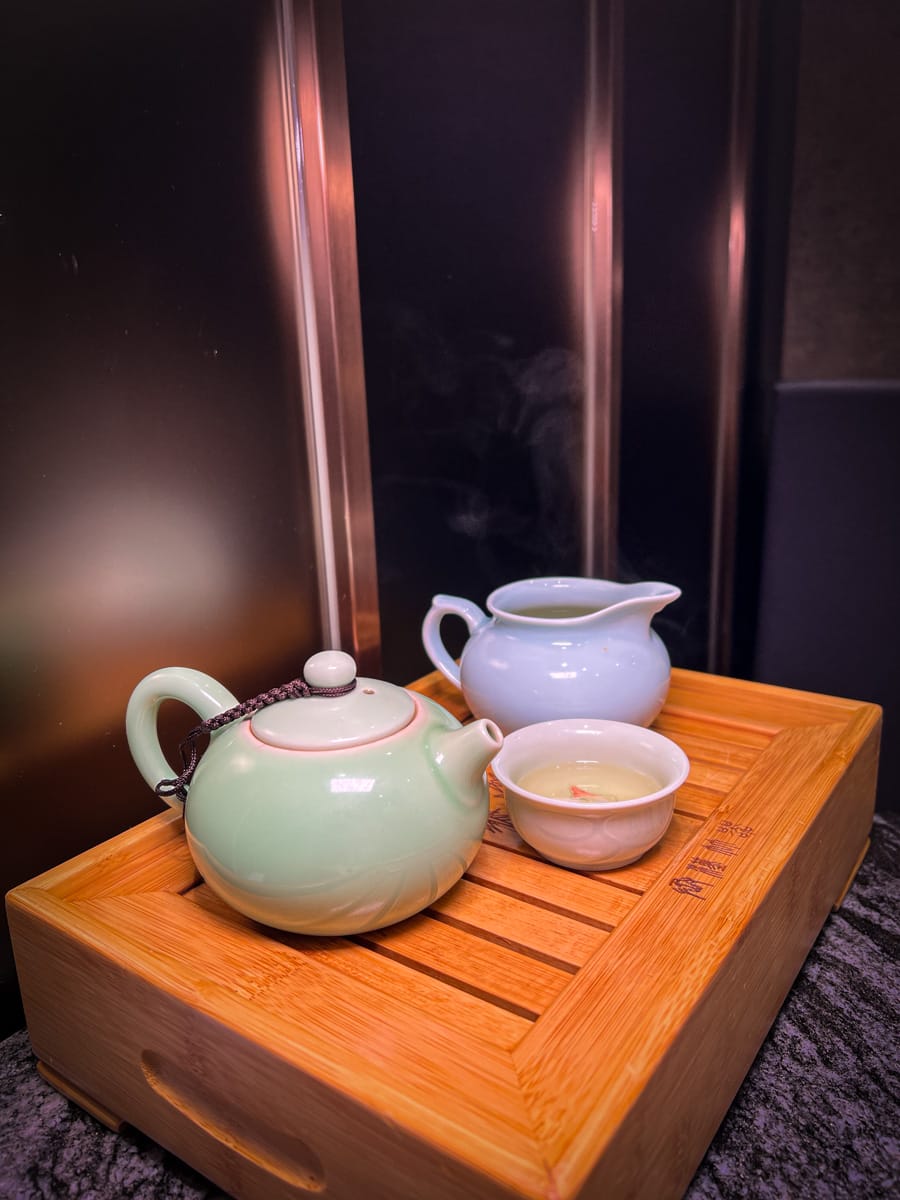 【二本松涮涮屋】台北大安頂級火鍋美食推薦，大啖北海道夢幻花咲蟹最新套餐！專人桌邊服務，傳承日本二本松頂級天然火鍋首選！