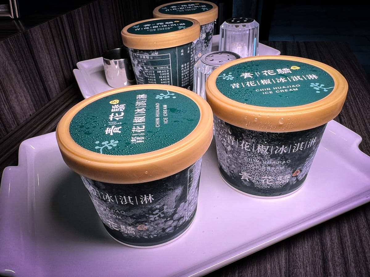 【青花驕 麻辣鍋】台北中山區火鍋推薦，網友票選第一精品麻辣鍋！青麻椒肥牛鍋無限續加凍豆腐，全台唯一驕香松露菌菇鍋新鍋上市！