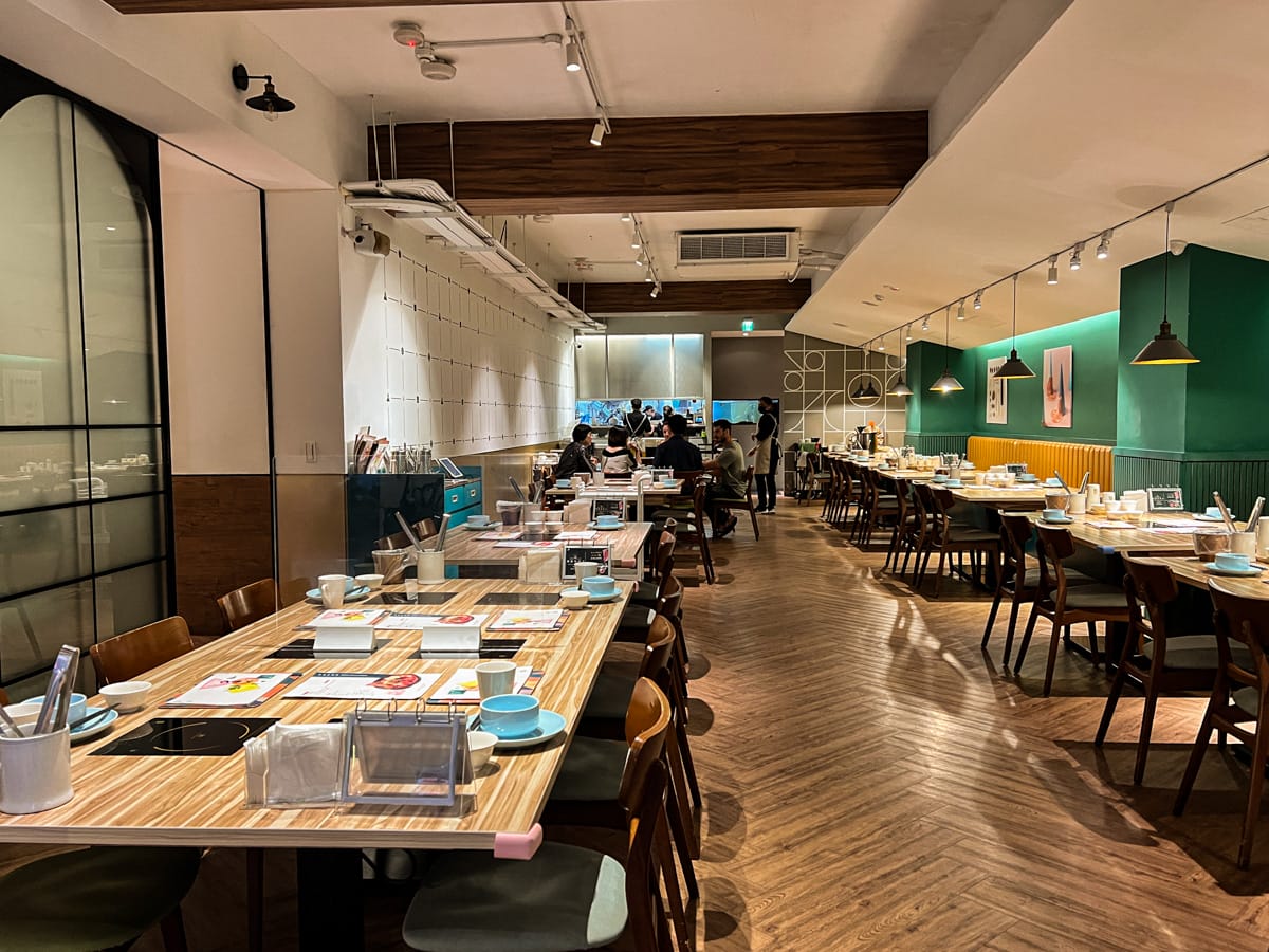 【汆食 作伙鍋】台北晴光市場火鍋推薦，嚴選最新鮮食材與特色湯底，提供獨立包廂的台北中山火鍋，民權西路站親子餐廳