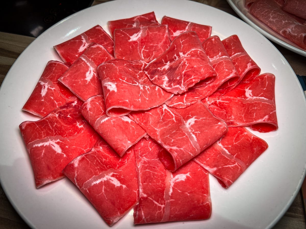 【汆食 作伙鍋】台北晴光市場火鍋推薦，嚴選最新鮮食材與特色湯底，提供獨立包廂的台北中山火鍋，民權西路站親子餐廳