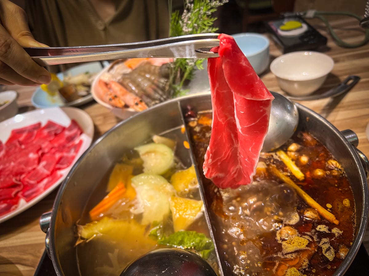 【汆食 作伙鍋】台北晴光市場火鍋推薦，嚴選最新鮮食材與特色湯底，提供獨立包廂的台北中山火鍋，民權西路站親子餐廳
