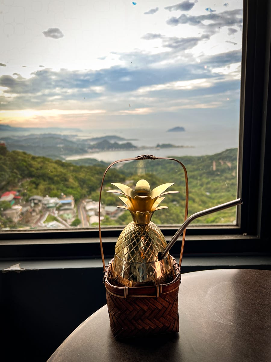 【逸茶酒室】九份景觀酒吧推薦,特色必點原創台灣茶調酒,從早開到晚的九份人氣聚會餐廳! - 第28張圖 【逸茶酒室】九份景觀酒吧推薦,特色必點原創台灣茶調酒,從早開到晚的九份人氣聚會餐廳!