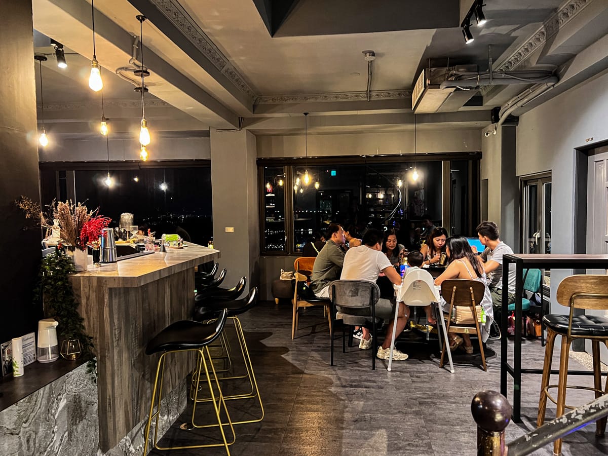 【逸茶酒室】九份景觀酒吧推薦,特色必點原創台灣茶調酒,從早開到晚的九份人氣聚會餐廳! - 第7張圖 【逸茶酒室】九份景觀酒吧推薦,特色必點原創台灣茶調酒,從早開到晚的九份人氣聚會餐廳!