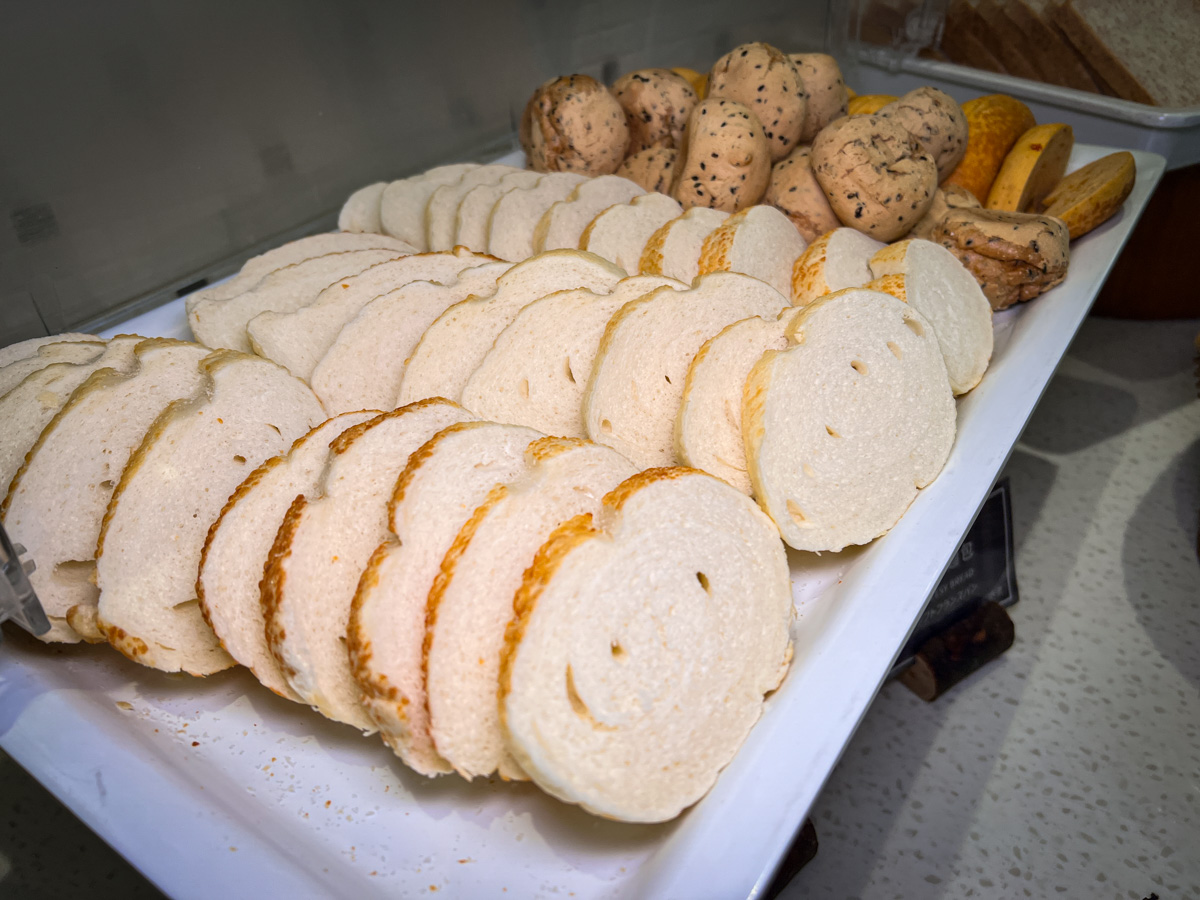 【碧根逢甲酒店】台中逢甲質感飯店住宿推薦,附中西自助式早餐Buffet,多種房型的唯美白派風格建築設計! - 第54張圖 【碧根逢甲酒店】台中逢甲質感飯店住宿推薦,附中西自助式早餐Buffet,多種房型的唯美白派風格建築設計!
