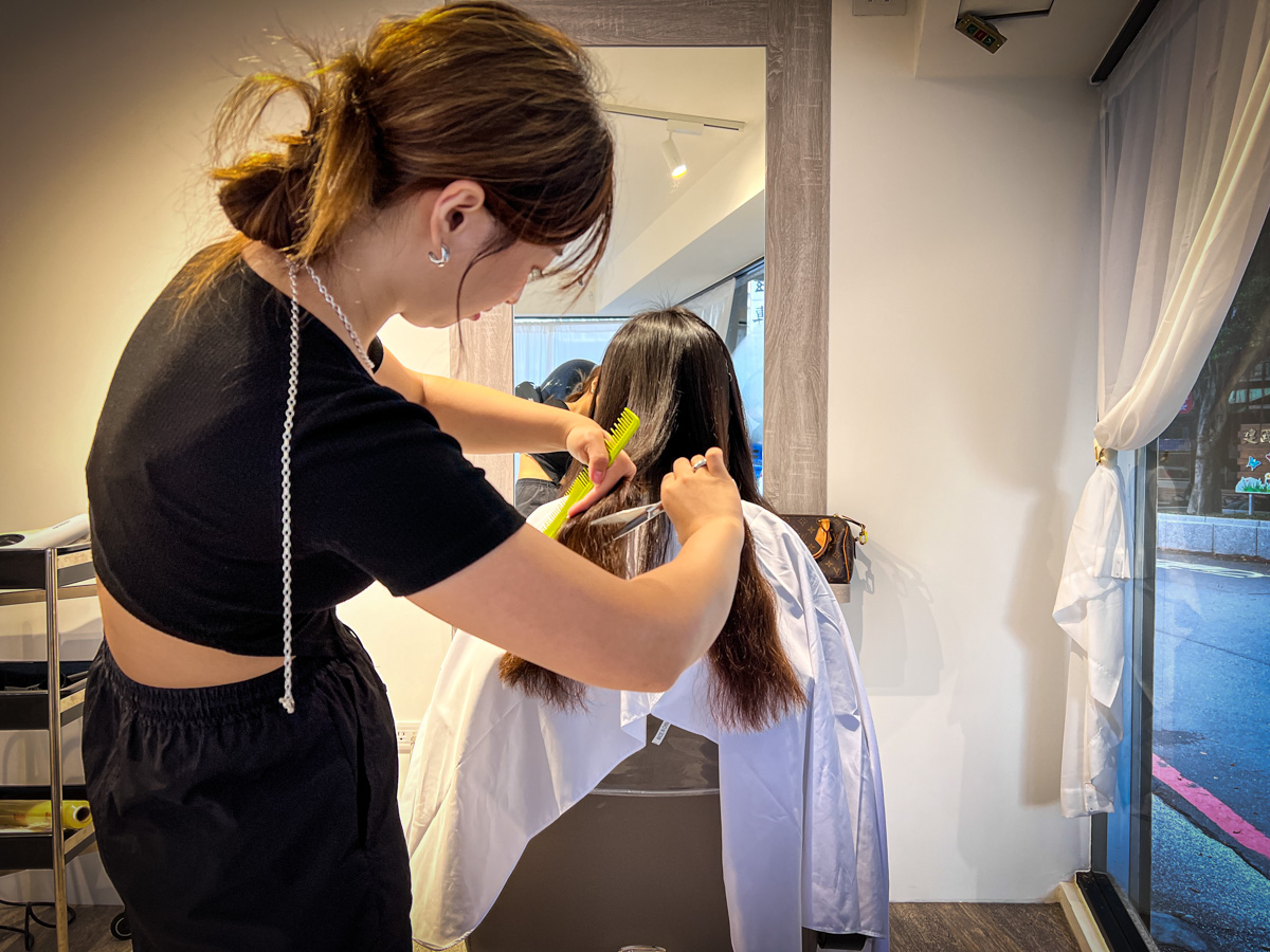 【MOVE Salon】板橋染燙髮推薦,頂級剪燙染護的專業髮廊!板橋巷廊裡最得你心的髮廊,最高品質美髮體驗 - 第26張圖 【MOVE Salon】板橋染燙髮推薦,頂級剪燙染護的專業髮廊!板橋巷廊裡最得你心的髮廊,最高品質美髮體驗