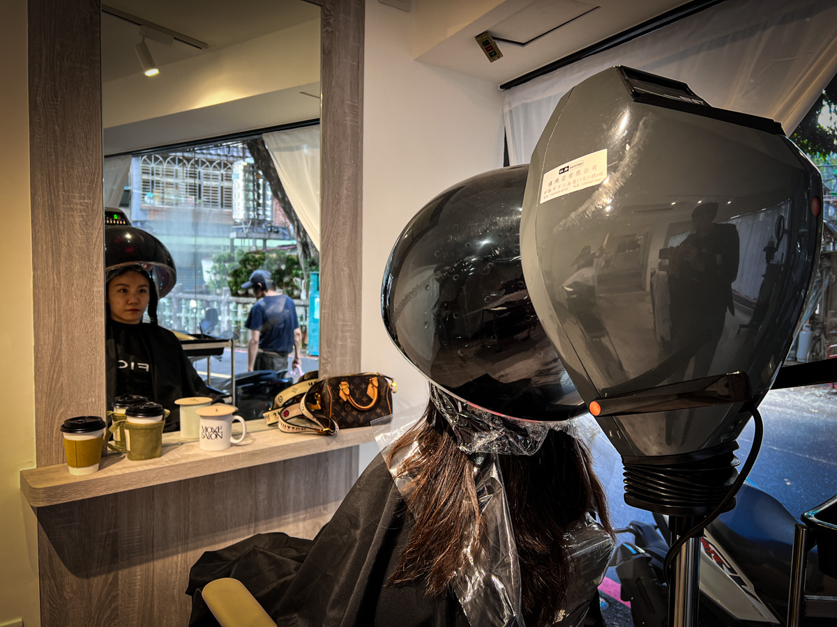 【MOVE Salon】板橋染燙髮推薦,頂級剪燙染護的專業髮廊!板橋巷廊裡最得你心的髮廊,最高品質美髮體驗 - 第31張圖 【MOVE Salon】板橋染燙髮推薦,頂級剪燙染護的專業髮廊!板橋巷廊裡最得你心的髮廊,最高品質美髮體驗