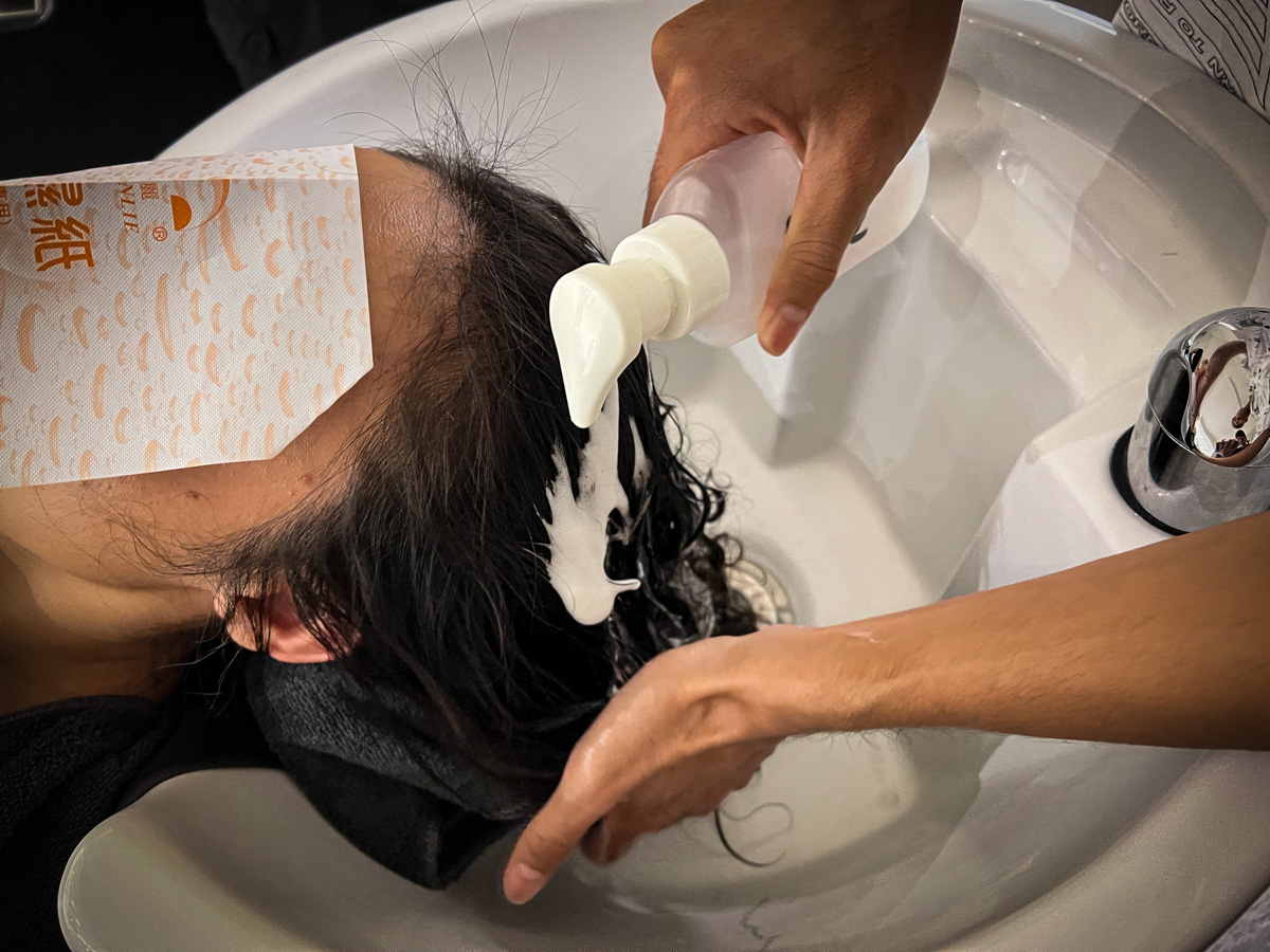 【MOVE Salon】板橋染燙髮推薦,頂級剪燙染護的專業髮廊!板橋巷廊裡最得你心的髮廊,最高品質美髮體驗 - 第39張圖 【MOVE Salon】板橋染燙髮推薦,頂級剪燙染護的專業髮廊!板橋巷廊裡最得你心的髮廊,最高品質美髮體驗