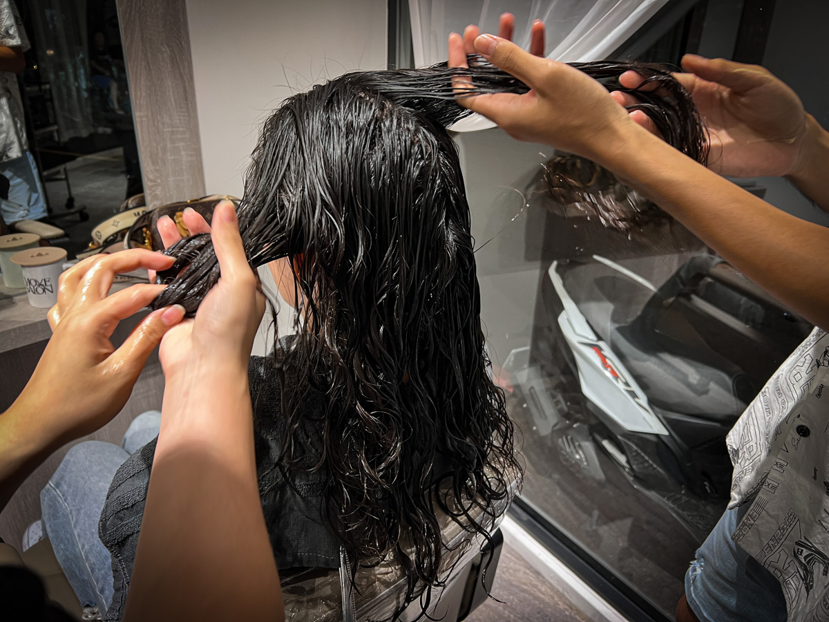 【MOVE Salon】板橋染燙髮推薦,頂級剪燙染護的專業髮廊!板橋巷廊裡最得你心的髮廊,最高品質美髮體驗 - 第41張圖 【MOVE Salon】板橋染燙髮推薦,頂級剪燙染護的專業髮廊!板橋巷廊裡最得你心的髮廊,最高品質美髮體驗