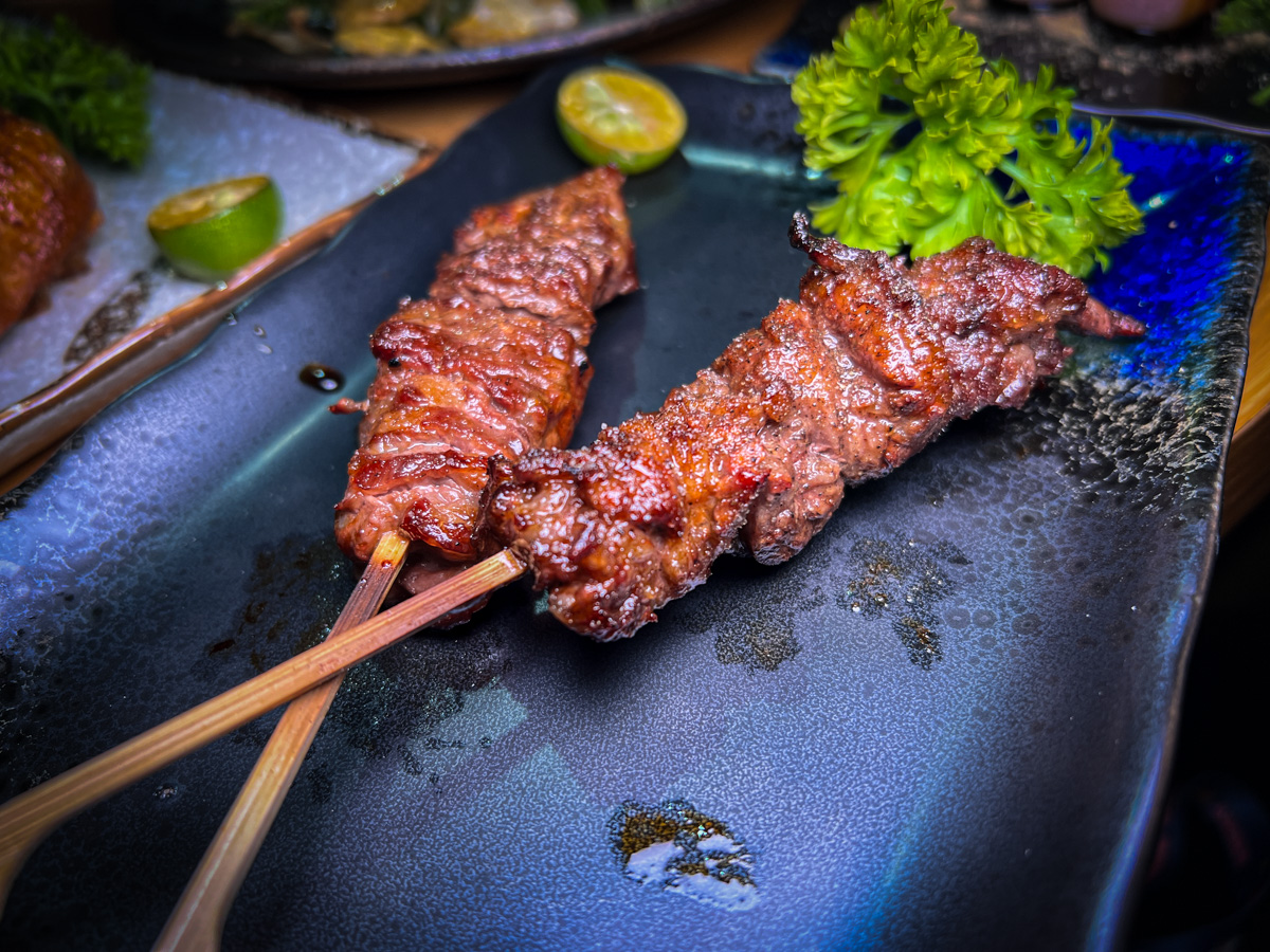 【邁燜 Mine Men】新竹竹北平價居酒屋美食推薦，精緻串燒烤物與特色創意料理，餐點份量竟然比北部多一倍！